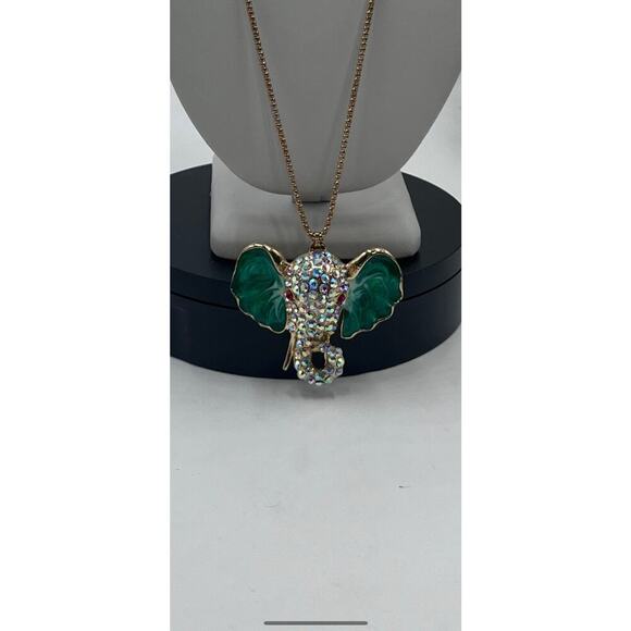 Betsey Johnson Necklace
ELEPHANT Green Big EARS
Gold With Crystals Trunk Up Luck - Picture 2 of 9